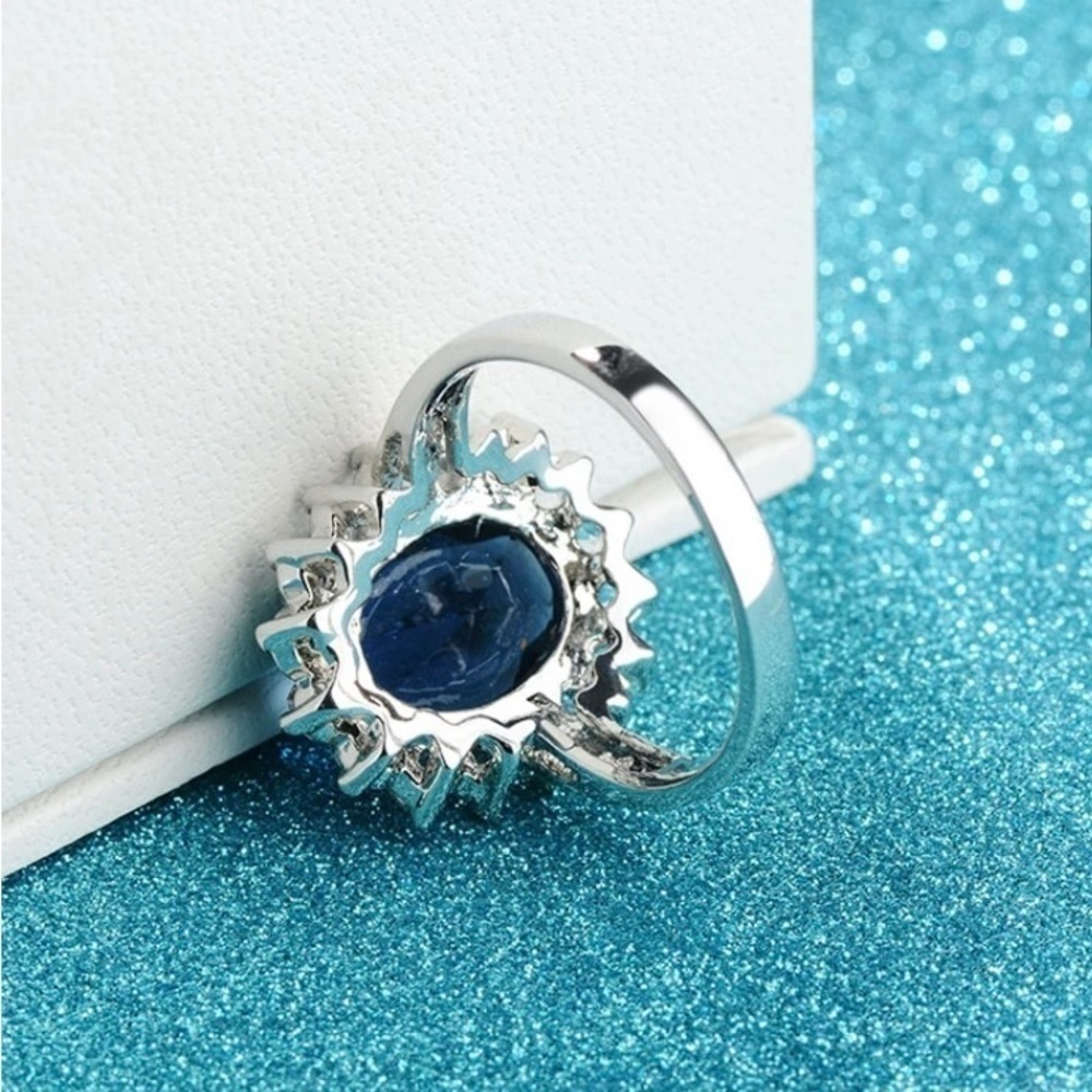 925 Sterling Silver Oval Blue Sapphire Ring - Picture 4 of 8